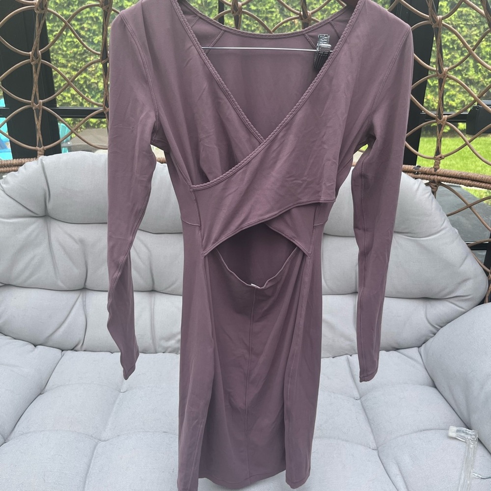 Lululemon fitted cross back dress size 6